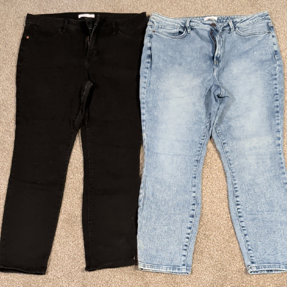 LC Lauren Conrad Black and Blue Skinny Jeans Set